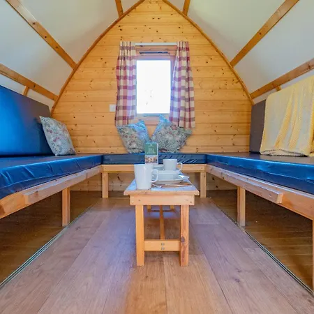 Woodclose Park منتزه العطل